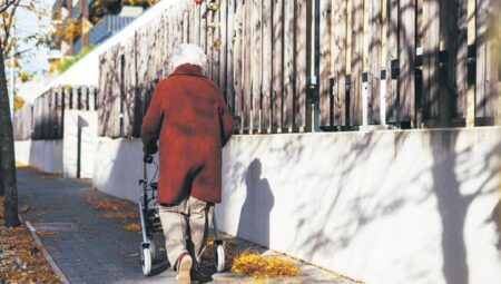 ‘Artan yaşlılık, global ekonomik büyümeyi yavaşlatabilir’