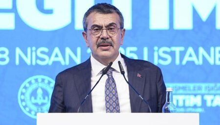 Bakan Tekin: Arşiv dediğimiz tozlu raflarda bekleyen dokümanlardan ibaret değil