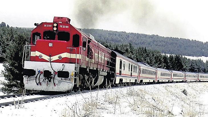 Kış geri geliyor..Nisan karlı başladı