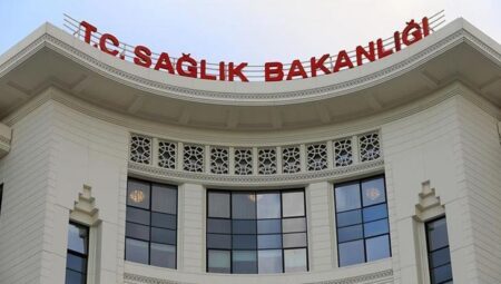 Sağlık Bakanlığı: Kadınların doğum şekline yönelik dayatma yapmıyoruz