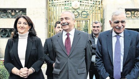 Yürüyen süreç etkilenir mi? ‘Takvim aksasa da konjonktür değişmez’