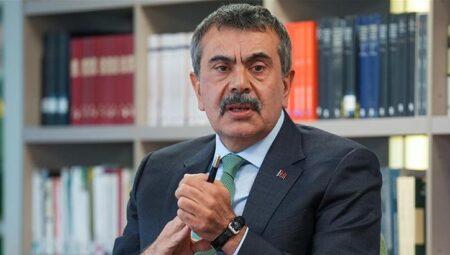 Bakan Tekin: İstanbul’da depremden sonra 3’ü tarihi 4 okul boşaltıldı
