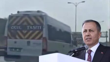 Bakan Yerlikaya: Çocuklarımızın hayatıyla oynayan hiçbir servis sürücüsünün trafikte yeri yoktur