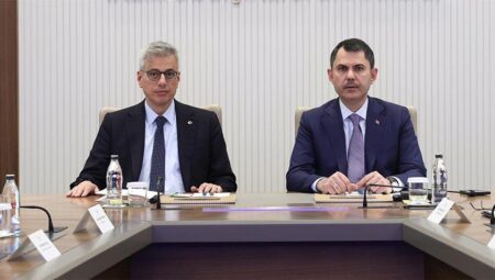 Bakanlar Memişoğlu ve Bakan Kurum istişare toplantısında bir ortaya geldi