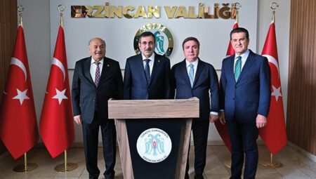 Cumhurbaşkanı Yardımcısı Cevdet Yılmaz, Erzincan’da ziyaretlerde bulundu