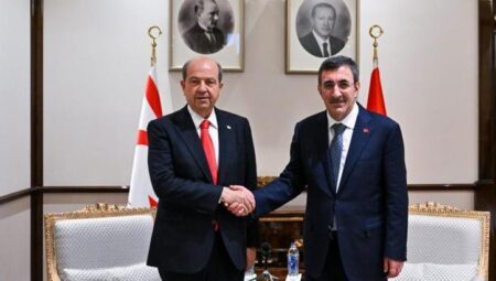 Cumhurbaşkanı Yardımcısı Cevdet Yılmaz KKTC Cumhurbaşkanı Tatar ile bir ortaya geldi