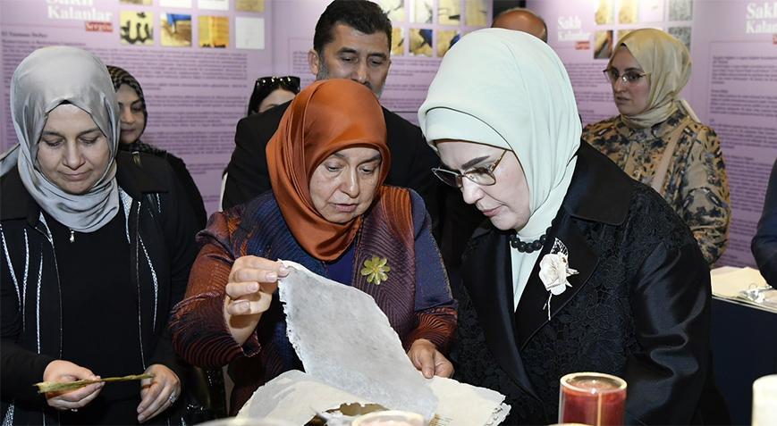 Emine Erdoğan Gizli Kalanlar standının açılışını yaptı