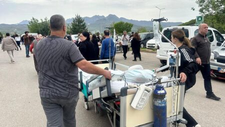 Hastanede endişe dolu anlar! Ağır duman nedeniyle hastalar tahliye edildi