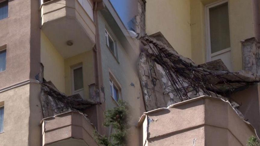 Kadıköy’de balkon çöktü, bina tahliye edildi! İşte son durum…