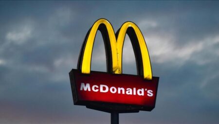 McDonald’s’ın global satışları düştü