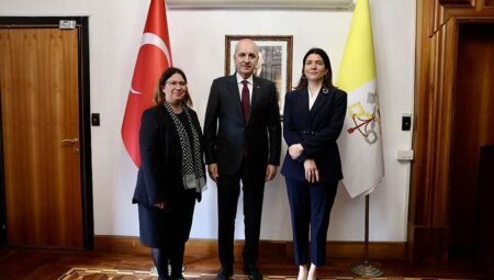 Numan Kurtulmuş, Türkiye’nin Vatikan Büyükelçiliğini ziyaret etti