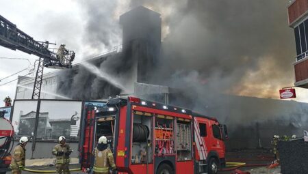 Son dakika: İstanbul’da fabrikada yangın! Müdahale sürüyor