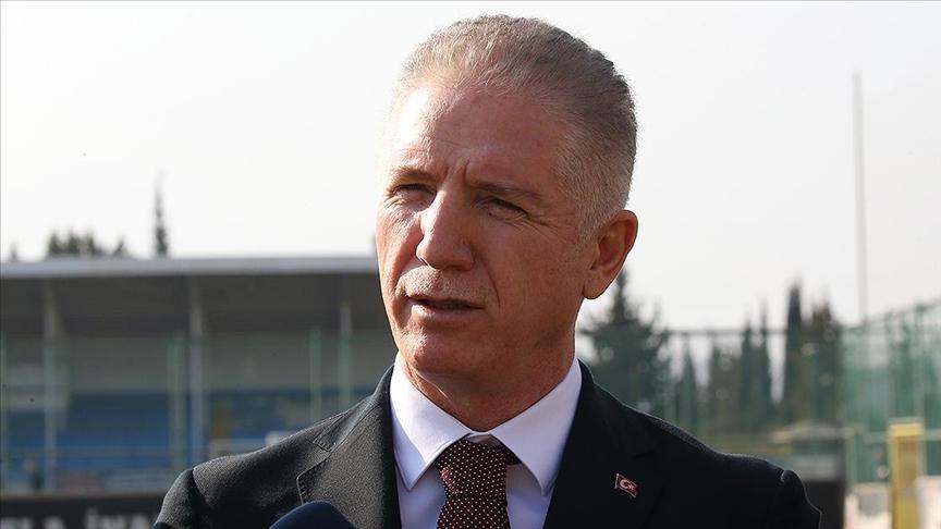 Vali Gül’den yeğeni olduğunu tez eden çakarlı araç şoförüne ait açıklama