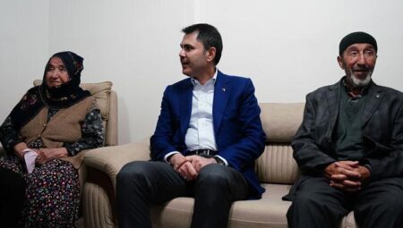 Bakan Kurum, köy evine konuk oldu