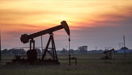 Petrol fiyatlarındaki düşüşün cari dengeyi olumlu etkilemesi bekleniyor