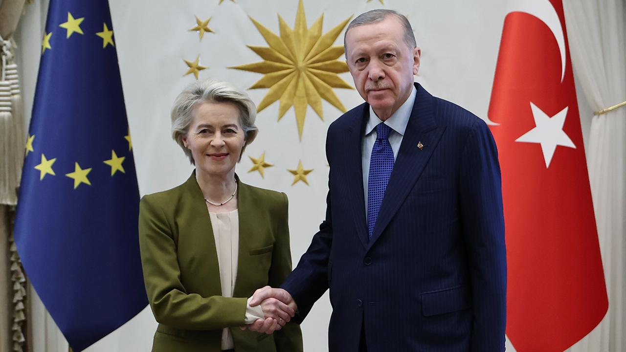 Cumhurbaşkanı Erdoğan ve AB Komisyonu Başkanı Görüştü: Kritik Temas!