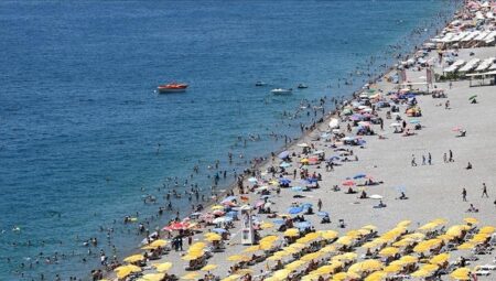 Antalya 18 milyon turist amacına emin adımlarla ilerliyor