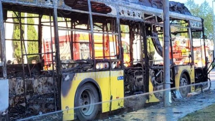 Başakşehir’de İETT otobüsü alev alev yandı