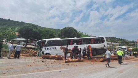 Son dakika! Çanakkale’de vahim kaza: 6 meyyit, çok sayıda yaralı var