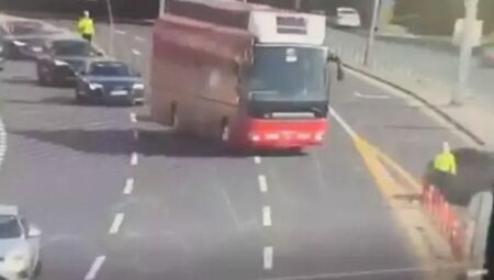 Son dakika… Polisin dur ihtarına uymamıştı! CHP’nin otobüs sürücüsü hakkında istenen ceza muhakkak oldu