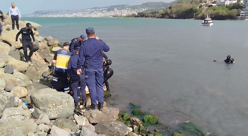 Trabzon’da denize giren çocuklardan bir tanesi boğuldu