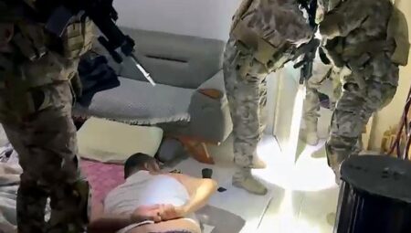 Yer: Adana! Kabahat örgütlerine silah satışı hazırlığındaki çete çökertildi