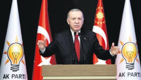 AK Parti’den 10 kişilik anayasa komitesi