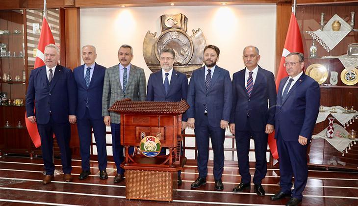 Bakan Yumaklı, Rize’de ziyaretlerde bulundu