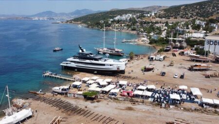 Bodrum’da üretilen muhteşem yat denize indirildi