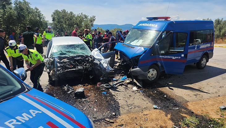Bursa’da araba ile jandarma minibüsü çarpıştı: 1 meyyit, 2 yaralı