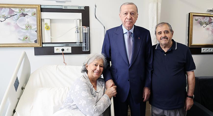 Cumhurbaşkanı Erdoğan açılışını yaptığı hastanedeki hastalara sürpriz ziyaret