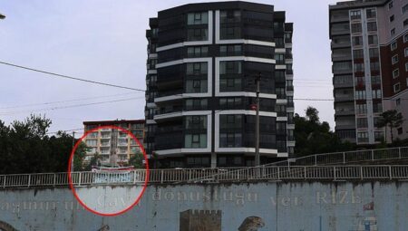 Karadeniz aklı yeniden iş başında! 38 yıllık kayığını meskenine taşıdı: ‘Bu sitenin adresini herkes bilir’