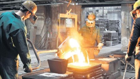 Sanayi hayati ehemmiyette üretimde kalmak kural