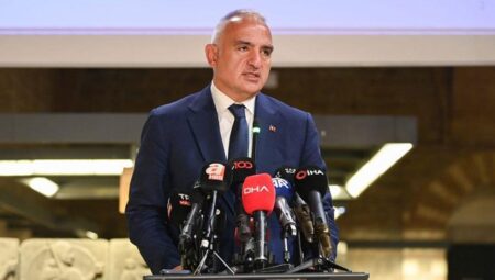 Türkiye’nin ‘İlk İslamofobi İle Uğraş Merkezi’ Bakan Ersoy’un katılımı ile açıldı