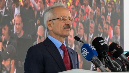 Yeni kuşak demiryolu araçları hizmete hazır